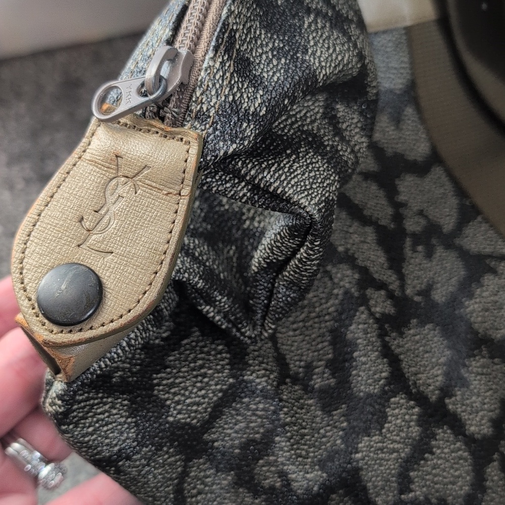 Vintage Yves Saint Laurent Giraffe-Print Boston Bag and Make-up Pouch - Picture 5 of 11